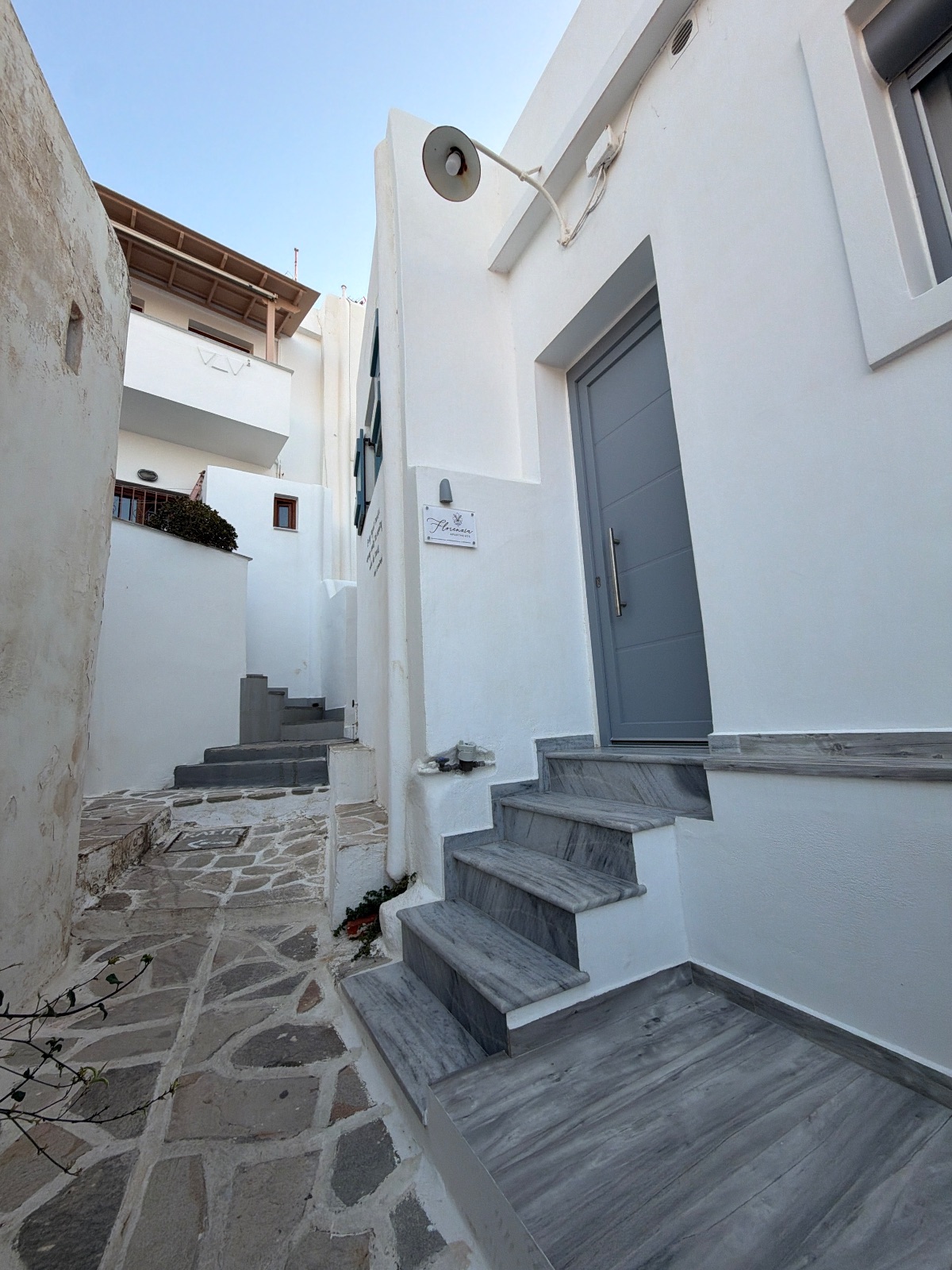 Florencio Apartments