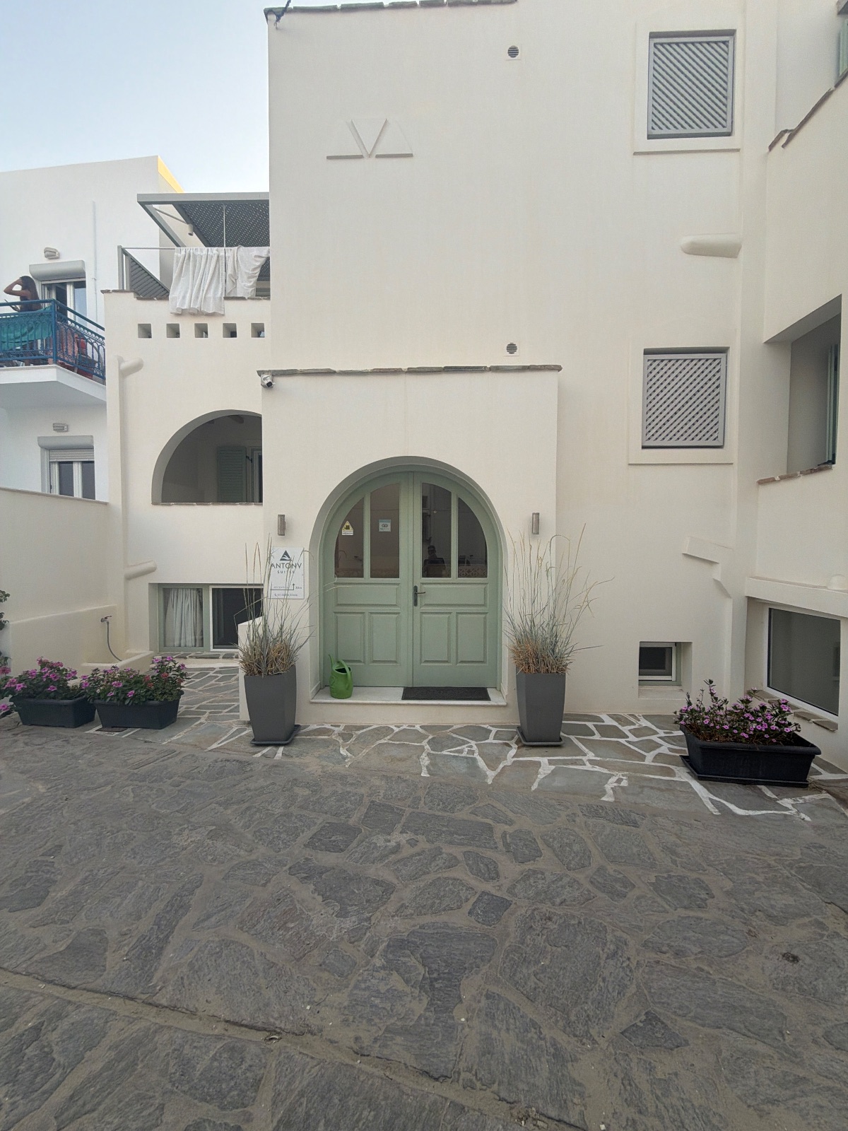 Antony Suites