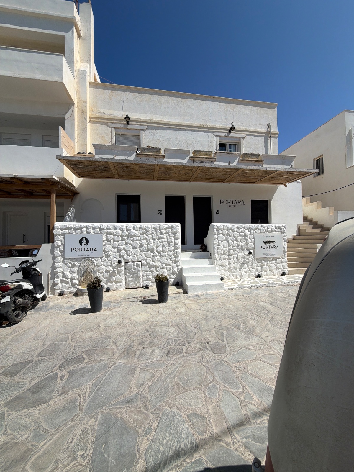 Portara Seaside Luxury Suites